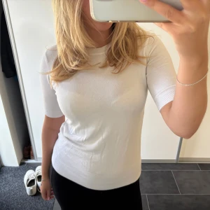 Stickad topp - Så snygg basic topp!! 