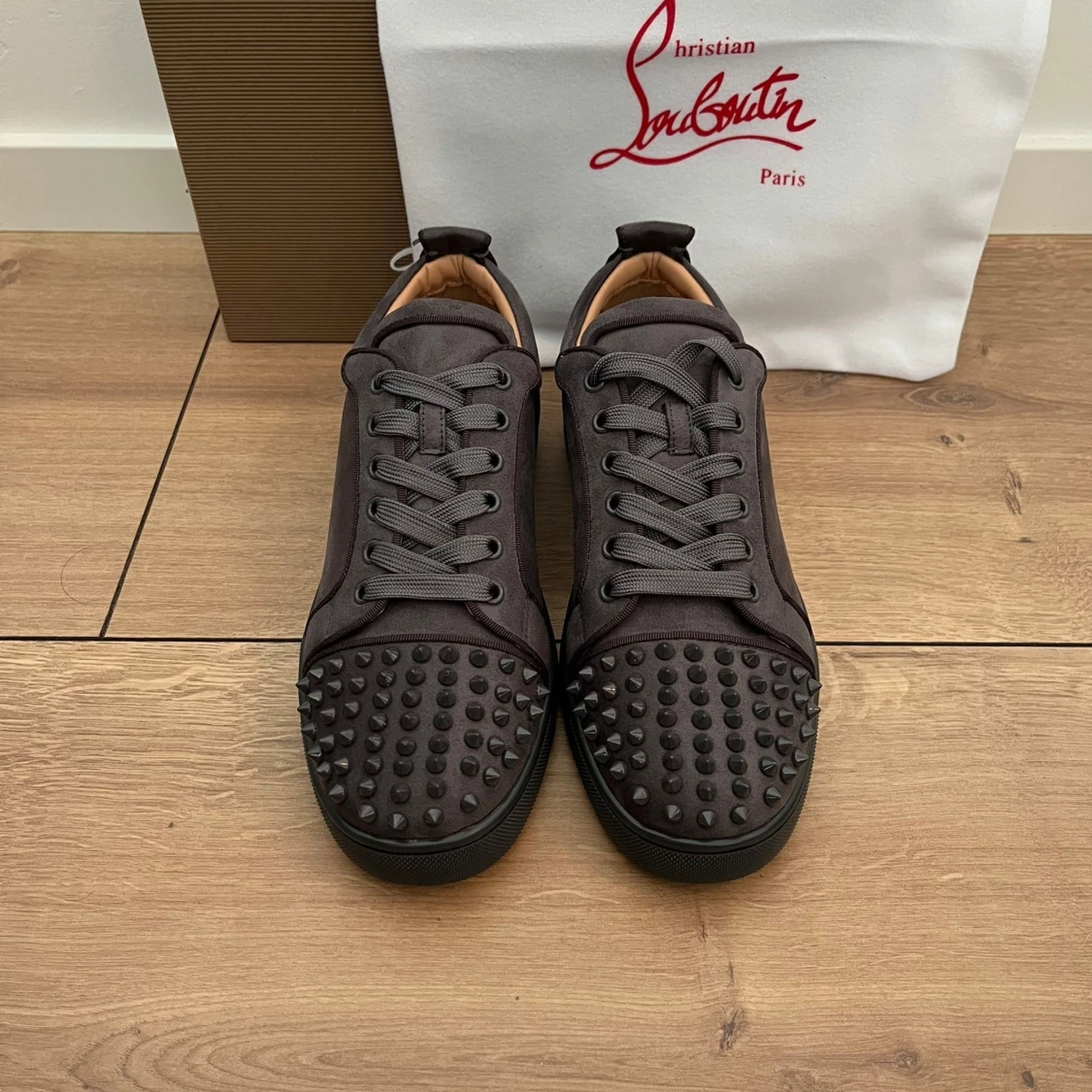 Christian Louboutin grå mocka sneakers - 1