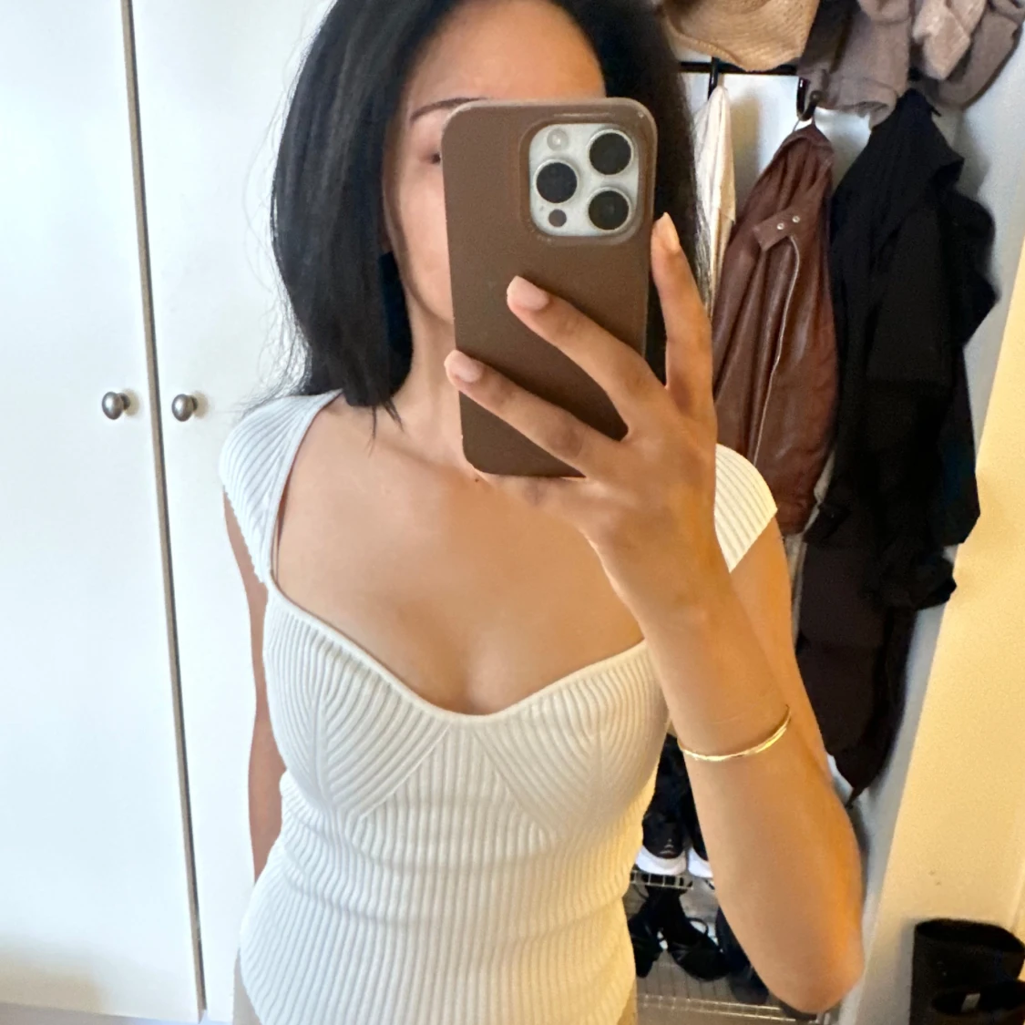 Vit ribbad topp med sweetheart-ringning <3 - 1