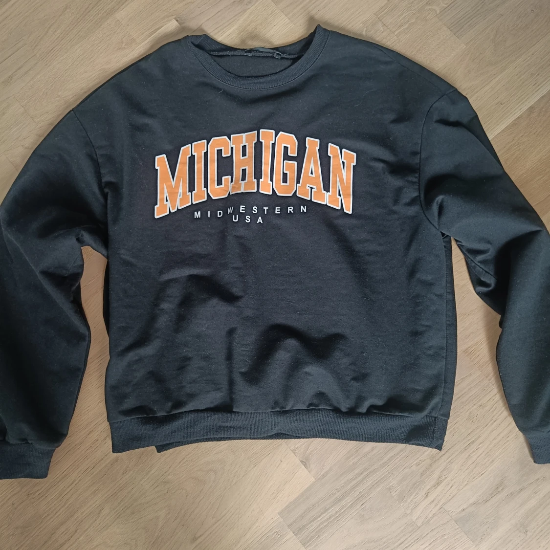 Svart Michigan sweatshirt med tryck - 2