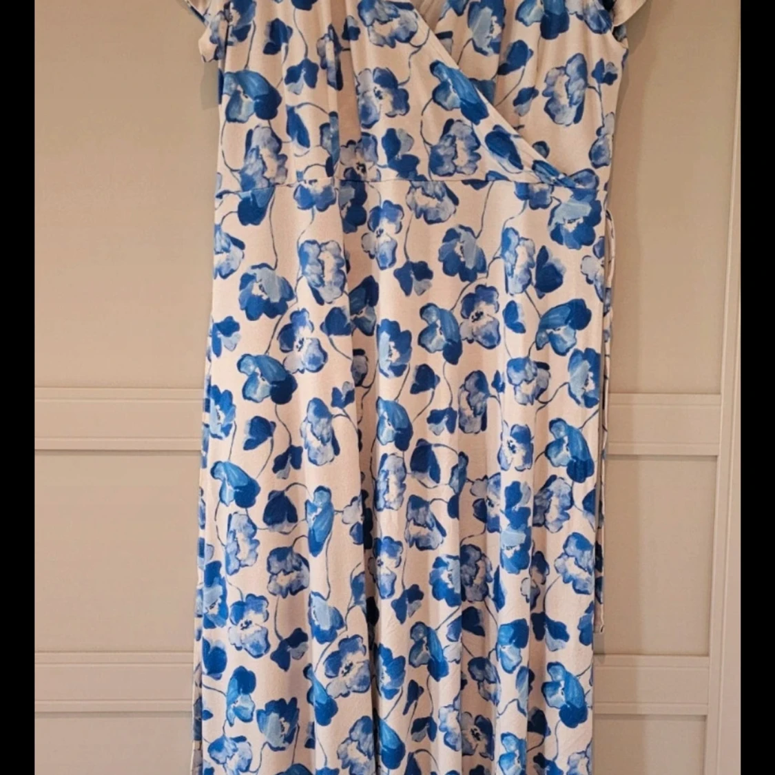 Blommig omlottklänning blå/vit L - 1