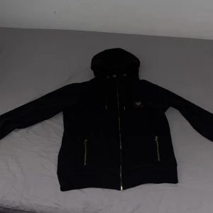 Mr originals tröja - Mr originals tröja storlek L står det men är mer som m/s tröjan är väldigt svår att få tag på