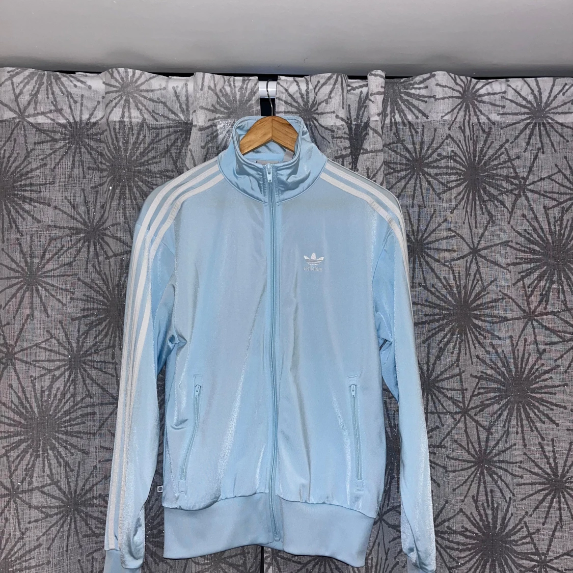 Ljusblå Adidas track jacket