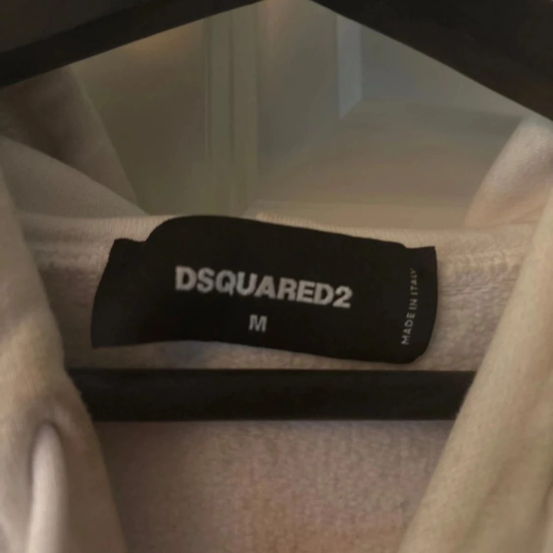 Vit hoodie från Dsquared2 strl M - 2