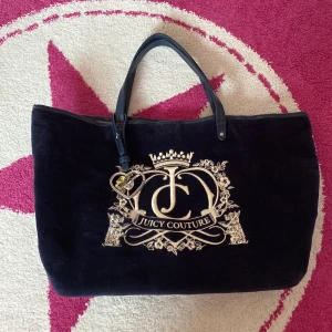 Juicy Couture tote bag - Vintage Juicy Couture tote väska med nästan inget peeling som är i top skick