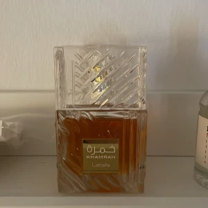 Parfym sampel lattafa khamra - Säljer parfym sampels. 1,2,3,4,5ml.   Hör av dig så kommer vi överens om ett billigt och bra pris!
