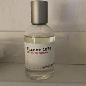 Parfym sampel inspirerad av Xerjoff Torino 21 - Säljer parfym sampels. 1,2,3,4,5ml.   Hör av dig så kommer vi överens om ett billigt och bra pris!