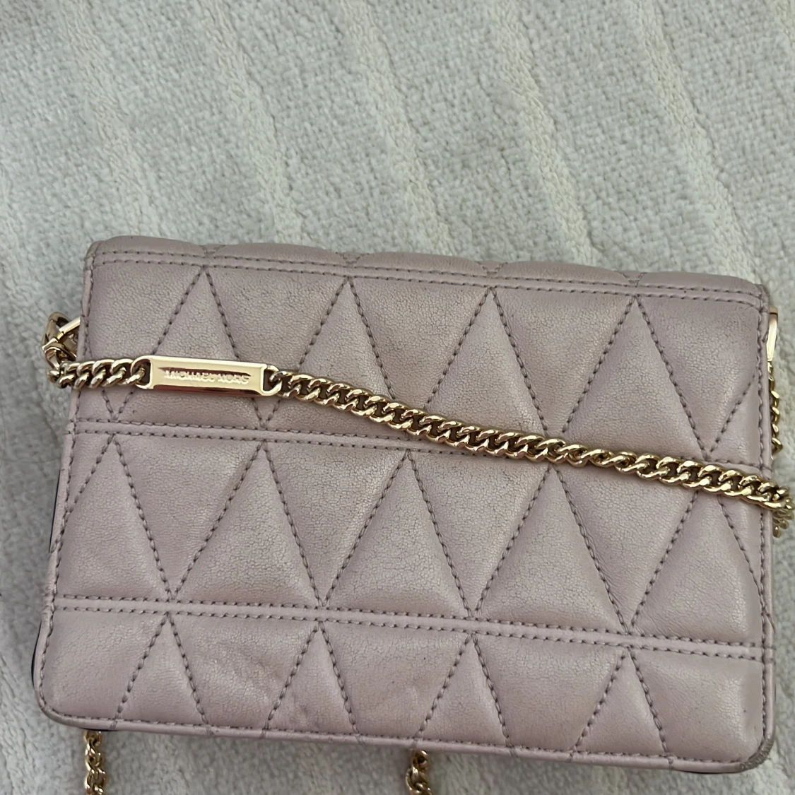 Rosa/nude quiltad axelväska från Michael Kors - 1