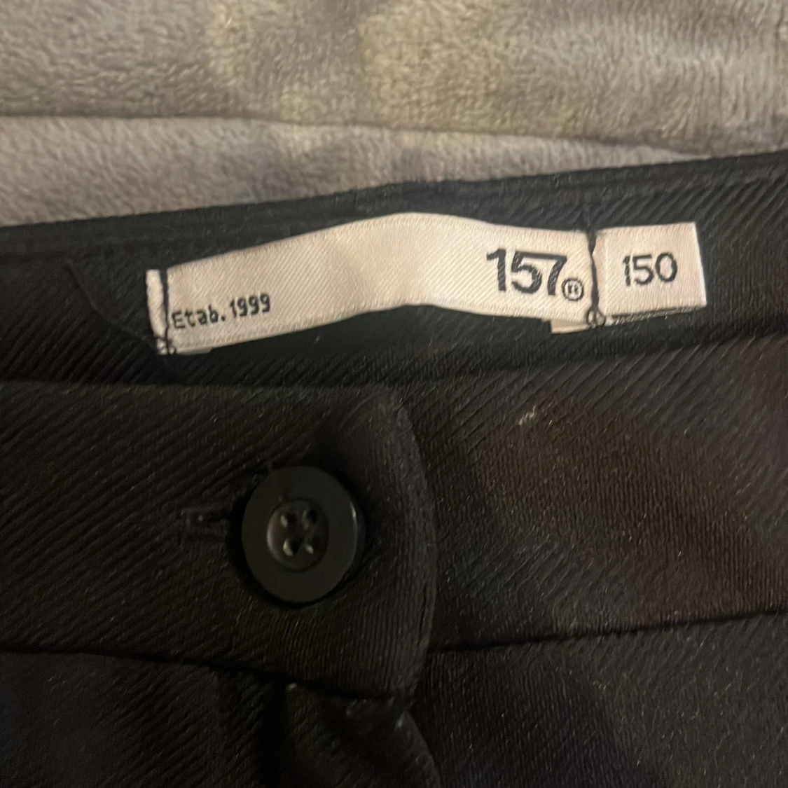 Svarta kostymbyxor från 157 - 1