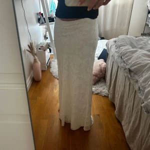 Lång kjol -  Superfin långkjol som aldrig har använts💗🌟