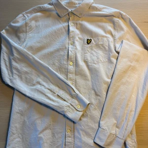 Lyle & Scott skjorta - Säljer en Lyle & Scott skjorta i fint skick!