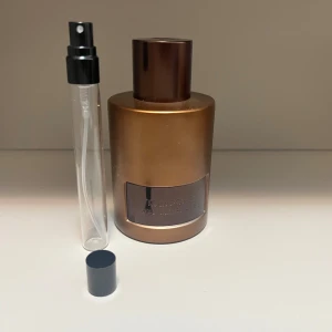 TOM FORD oud minerale - TOM FORD oud minerale. En rik doft, parfymen köptes för 2700kr. 10ml-200kr, 5ml-125kr, 3-75kr