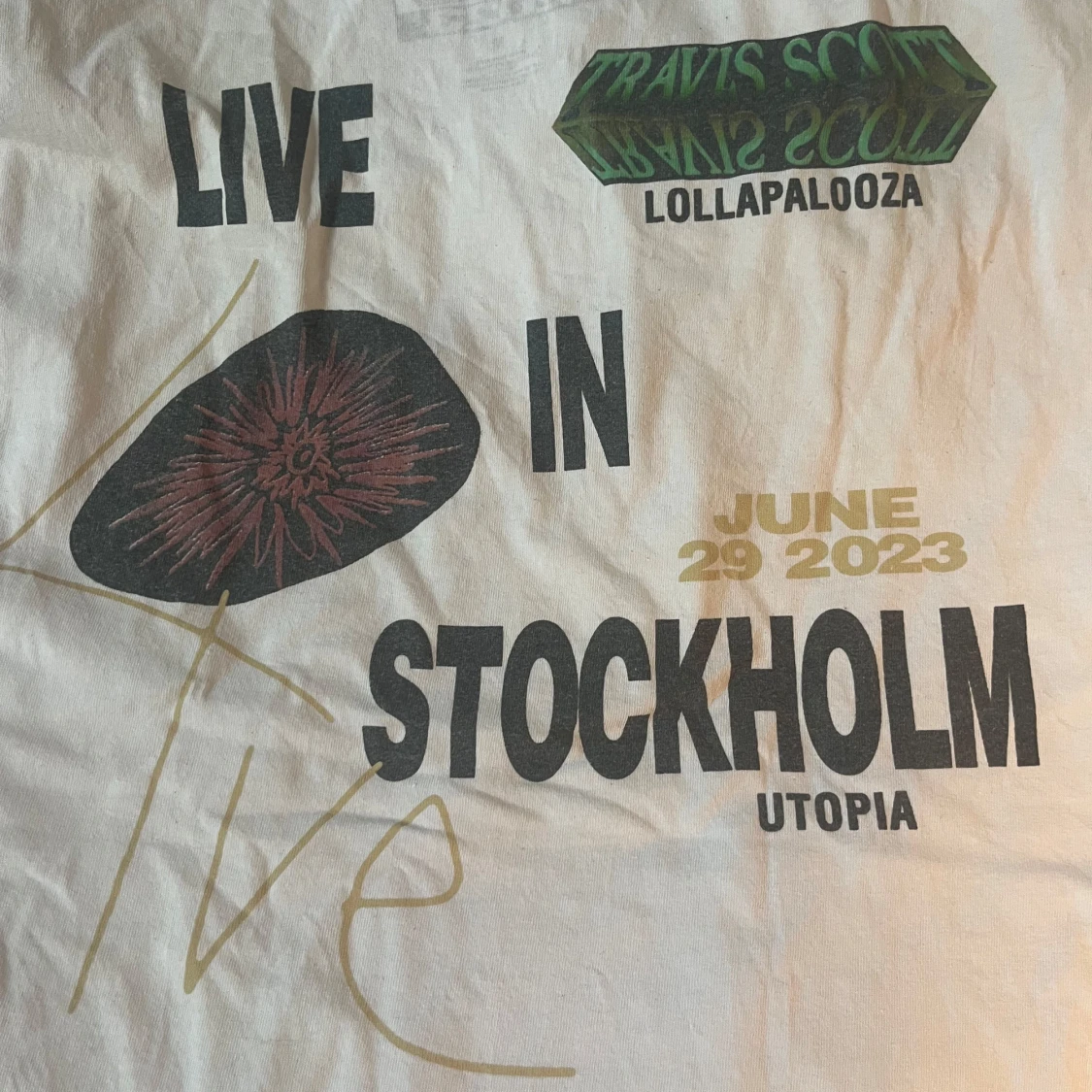 Travis Scott graphic tee Merch 2023 lollapalooza  - 3