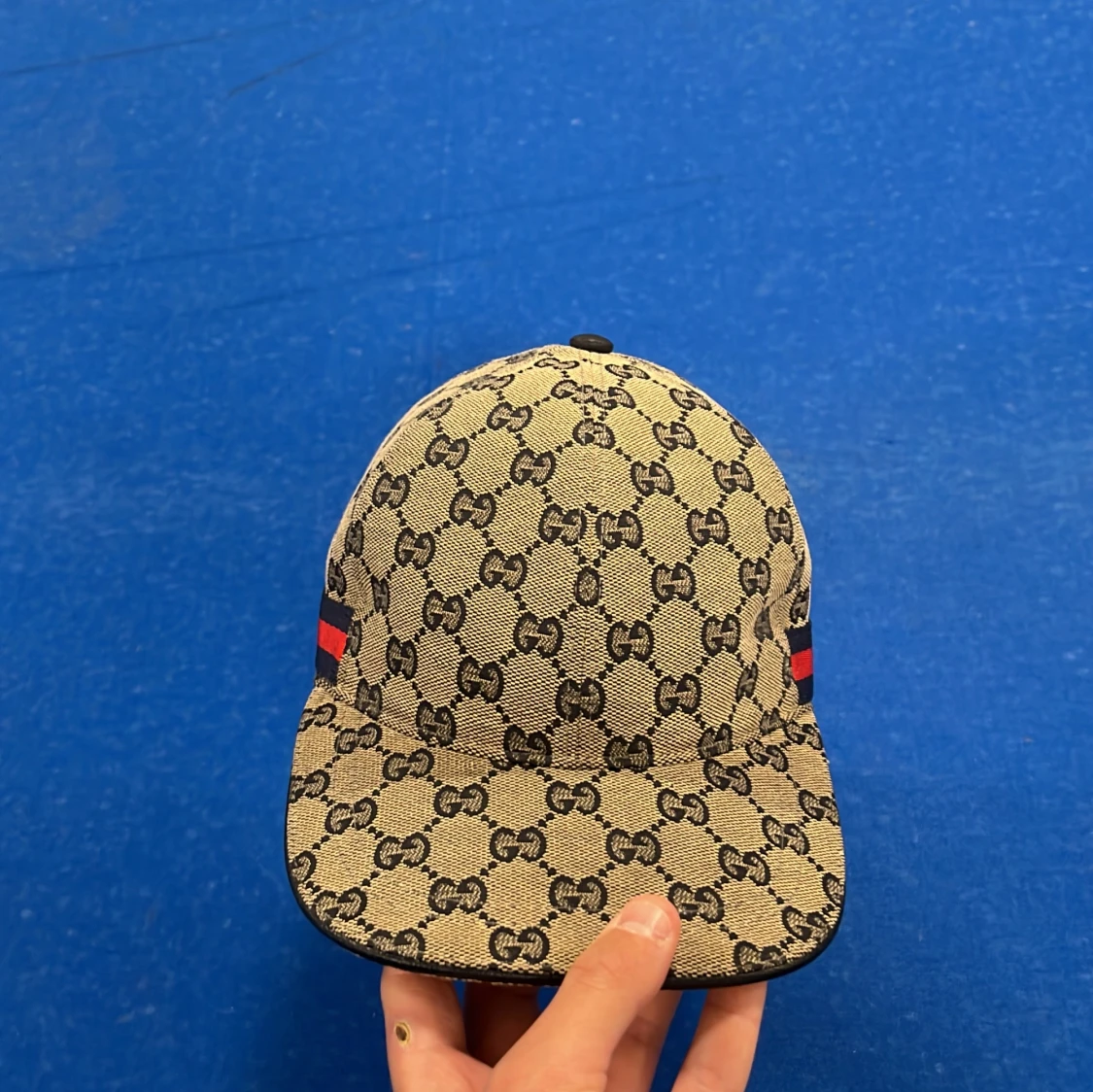 Beige keps från Gucci med monogram - 1