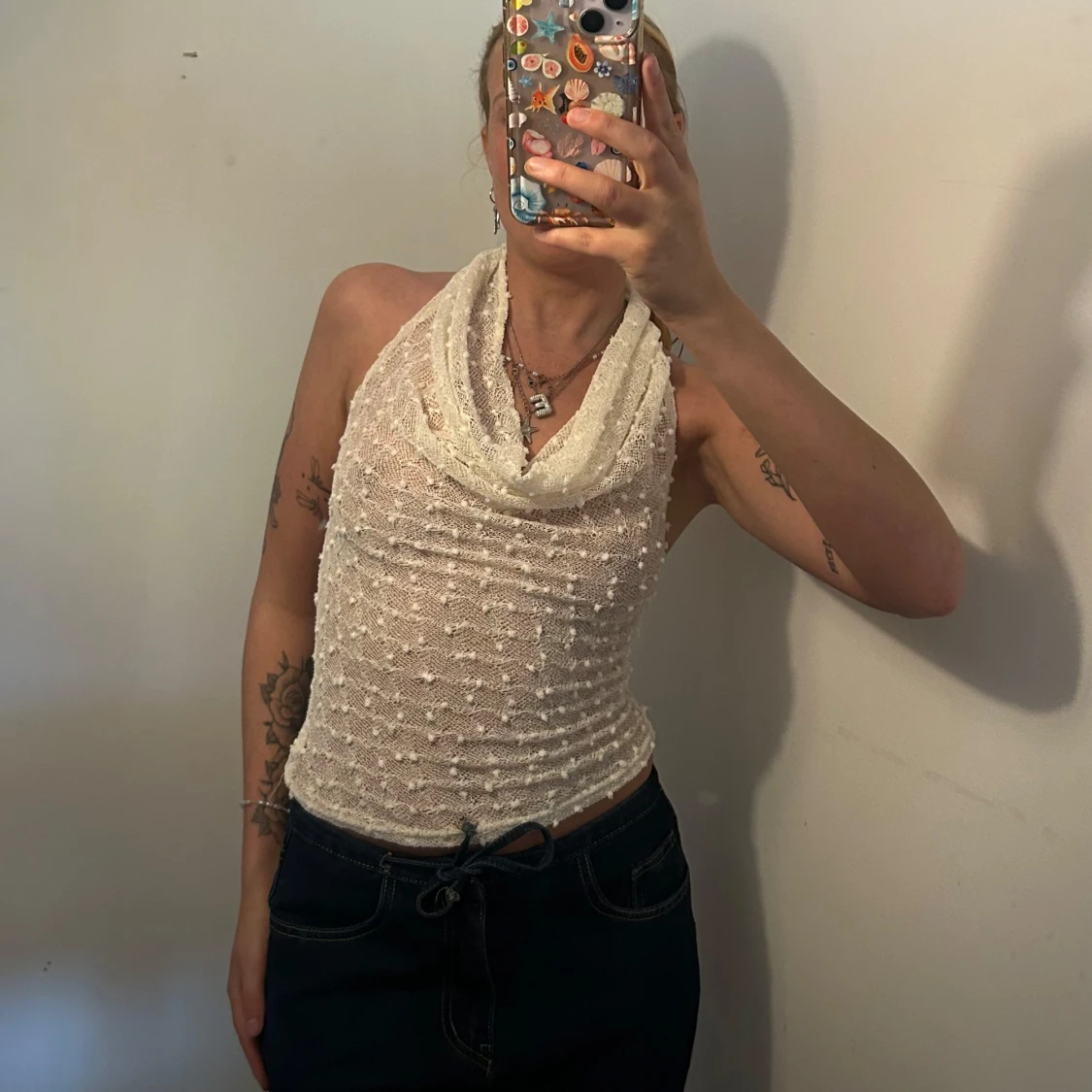 Vit halterneck topp med prickar