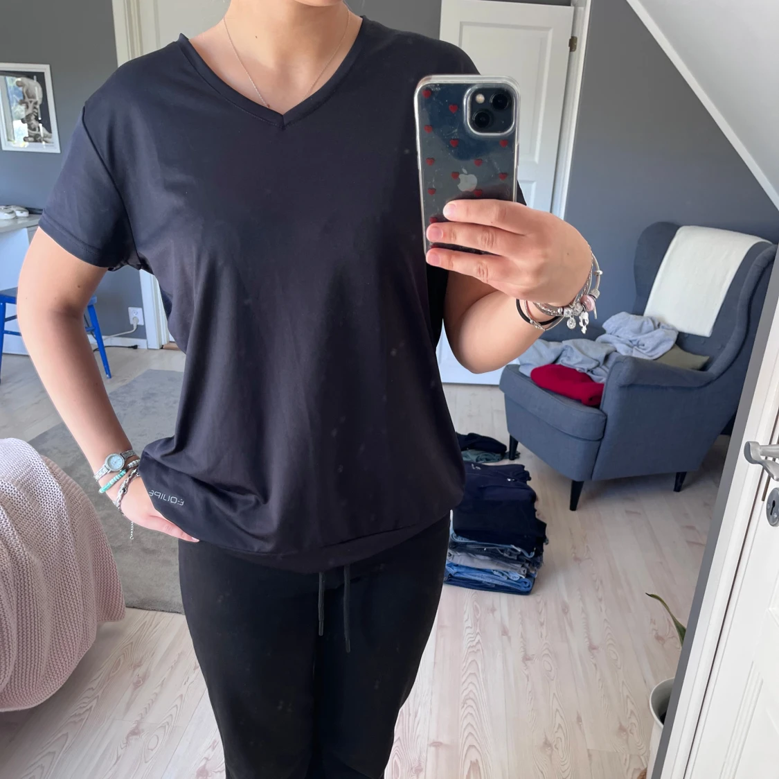 Svart tränings t-shirt med v-ringning 