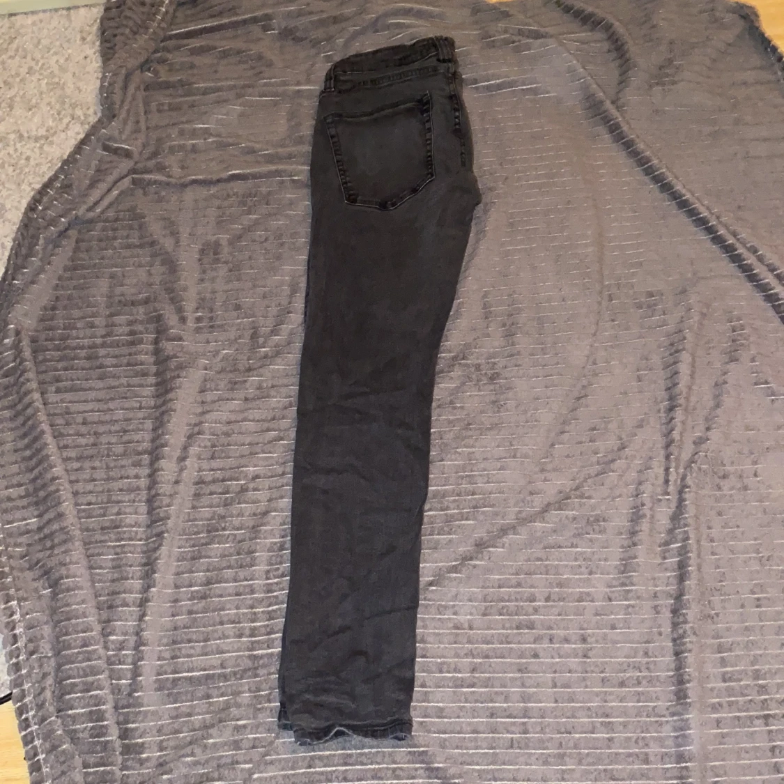 Svarta jeansbyxor  - 1