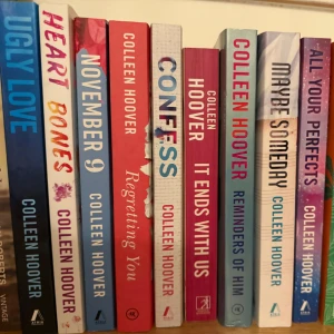 Bokpaket av Colleen Hoover - Säljer flera böcker av Colleen Hoover! Kan säljas som paket (450kr) eller för sig (50kr per bok!). !!!Kontakta mig innan köp om du bara vill ha några av dom 