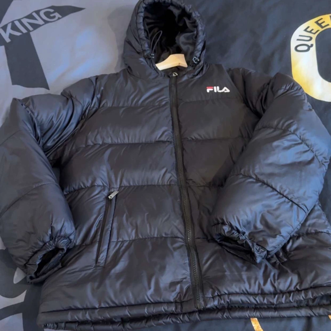 Svart pufferjacka från FILA
