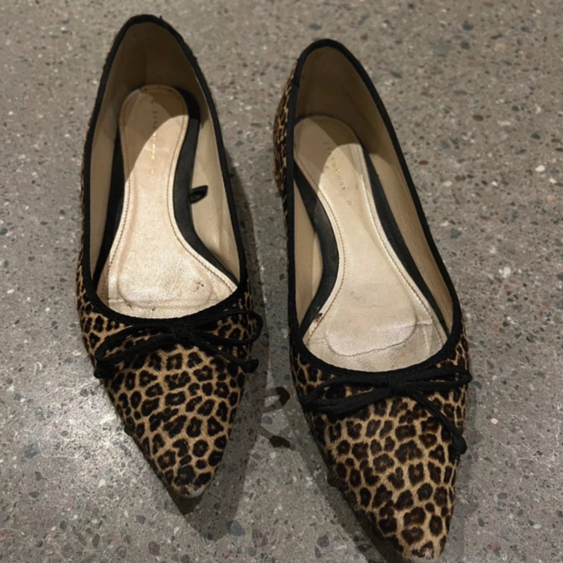 Leopardmönstrade ballerinaskor med spetsig tå - 3