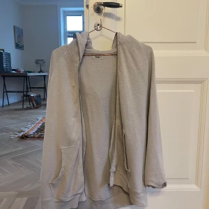 Acne gimp hoodie  - Full zip hoodie från acne studios. Bra skick. Storlek m/l herr.