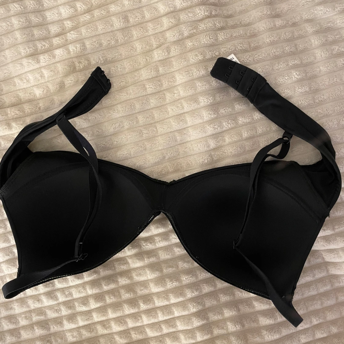 Svart bh med spetsdetaljer - 1