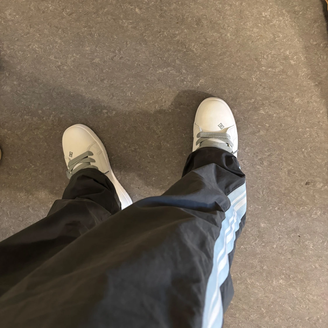 Svarta trackpants från Nike - 1