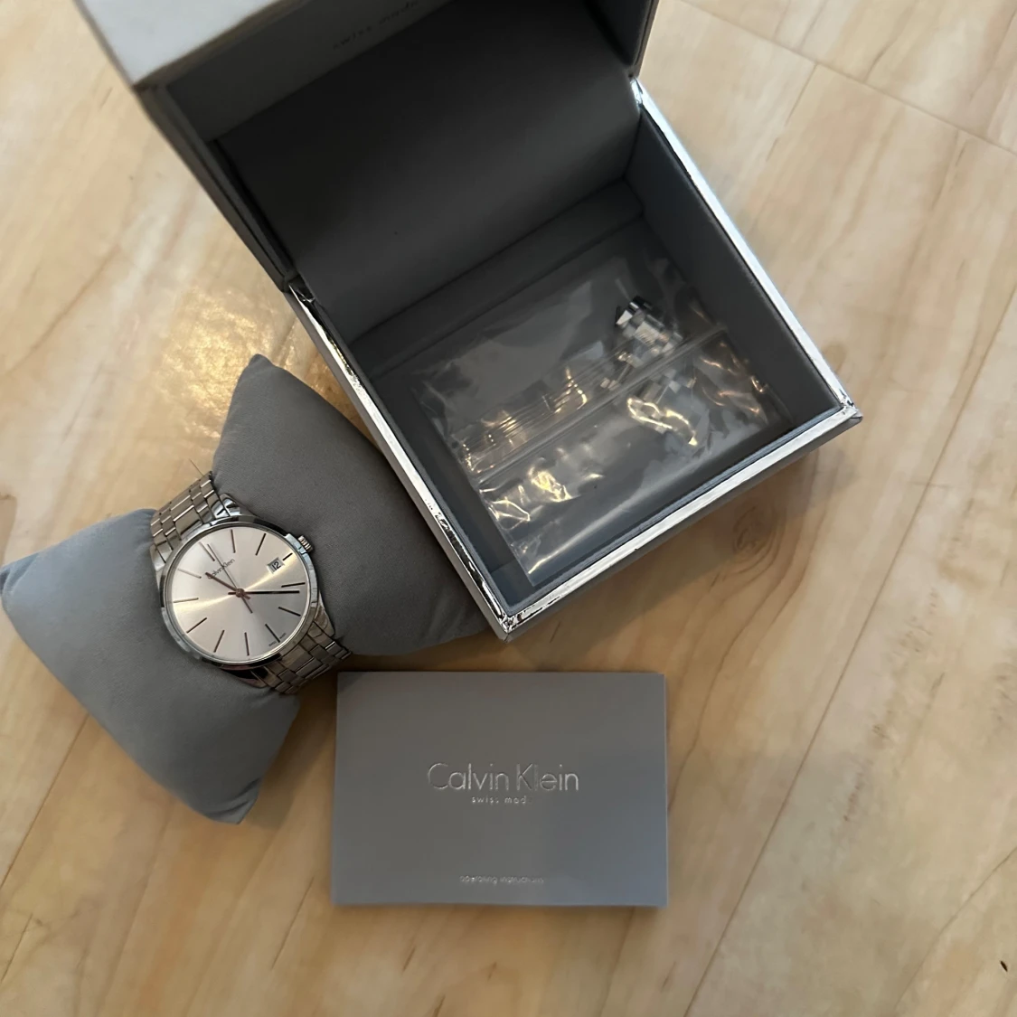 Silverfärgad Calvin Klein herrklocka - 4