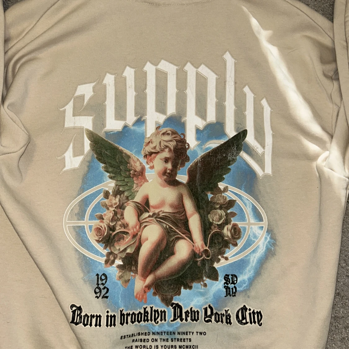 Beige hoodie Supply & Demand XS - 3