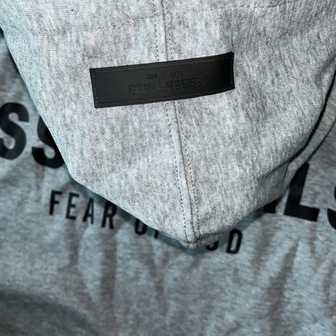 Grå Essentials Fear of God hoodie - 4