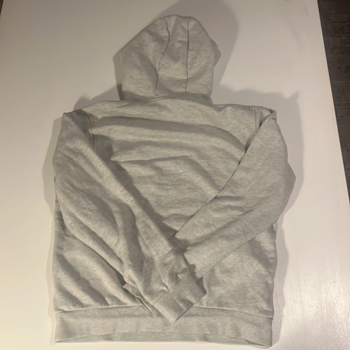 Grå hoodie från Lacoste Sport - 2