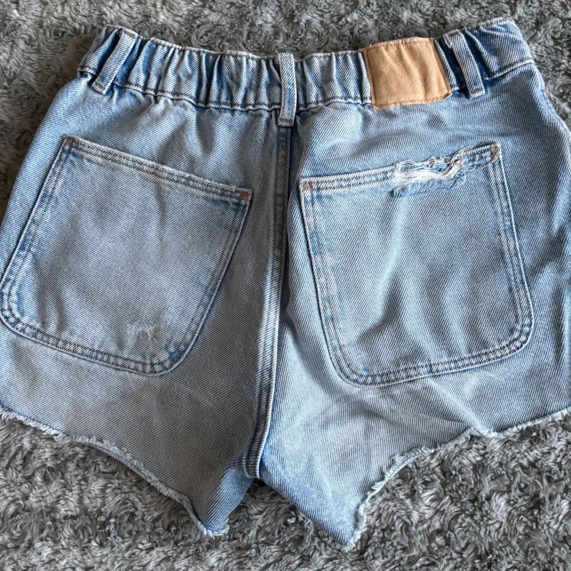 Denimshorts med hög midja - 1