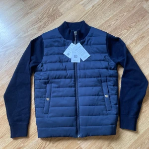 Helt ny sayless cardigan - Säljer nu en helt ny sayless cardigan i strl S. Köpte den men var för liten från början och kunde inte göra retur. 