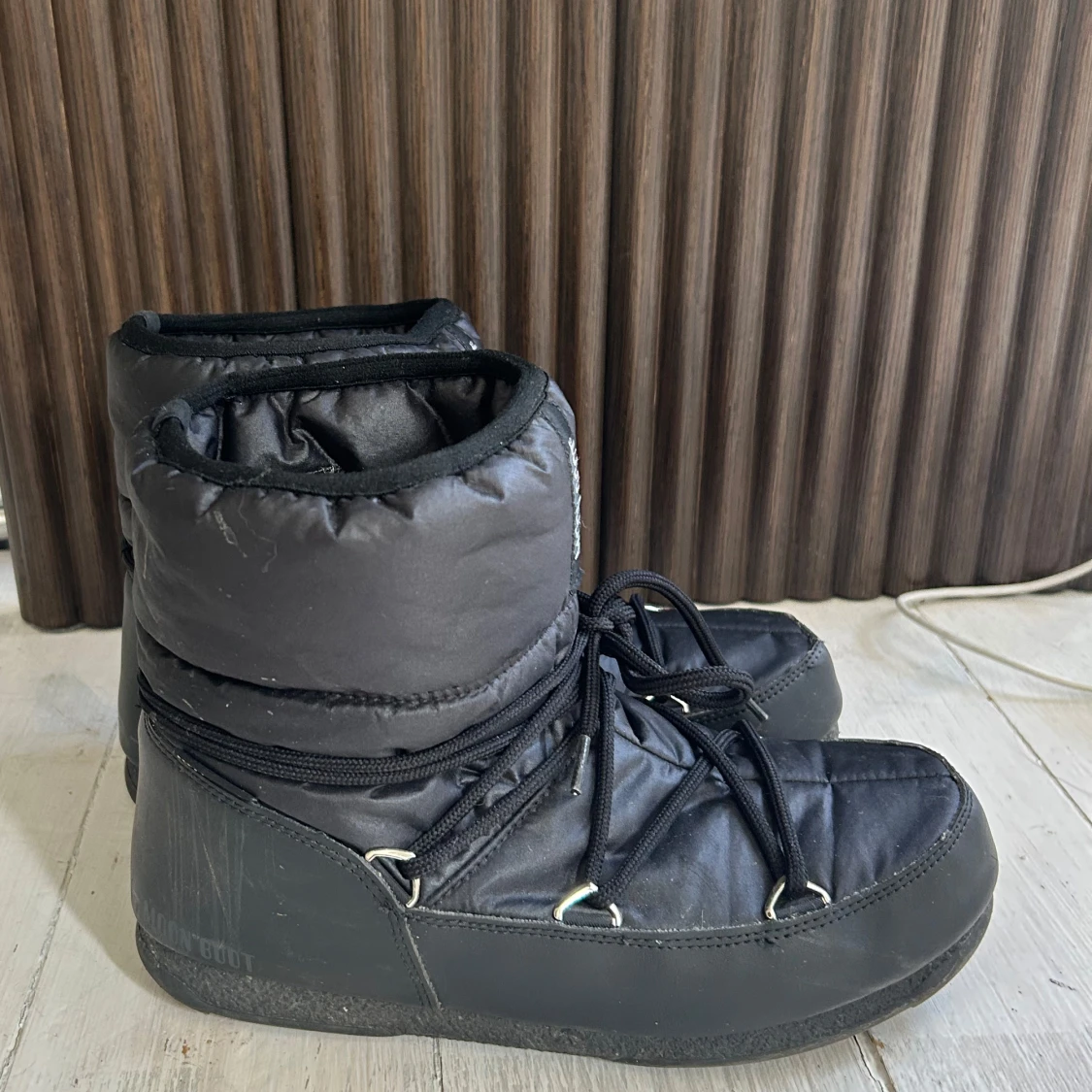 Svarta Moon Boots vinterkängor