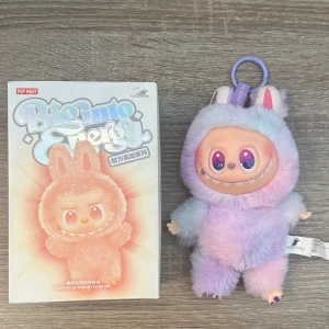 Monster V3 - Kommer med påse, box och monsters v3. Hög kvalitet!  