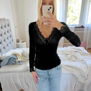 Intimissimi topp med spets - Suuuperfin topp i Kashmir med spets från Intimissimi❣️