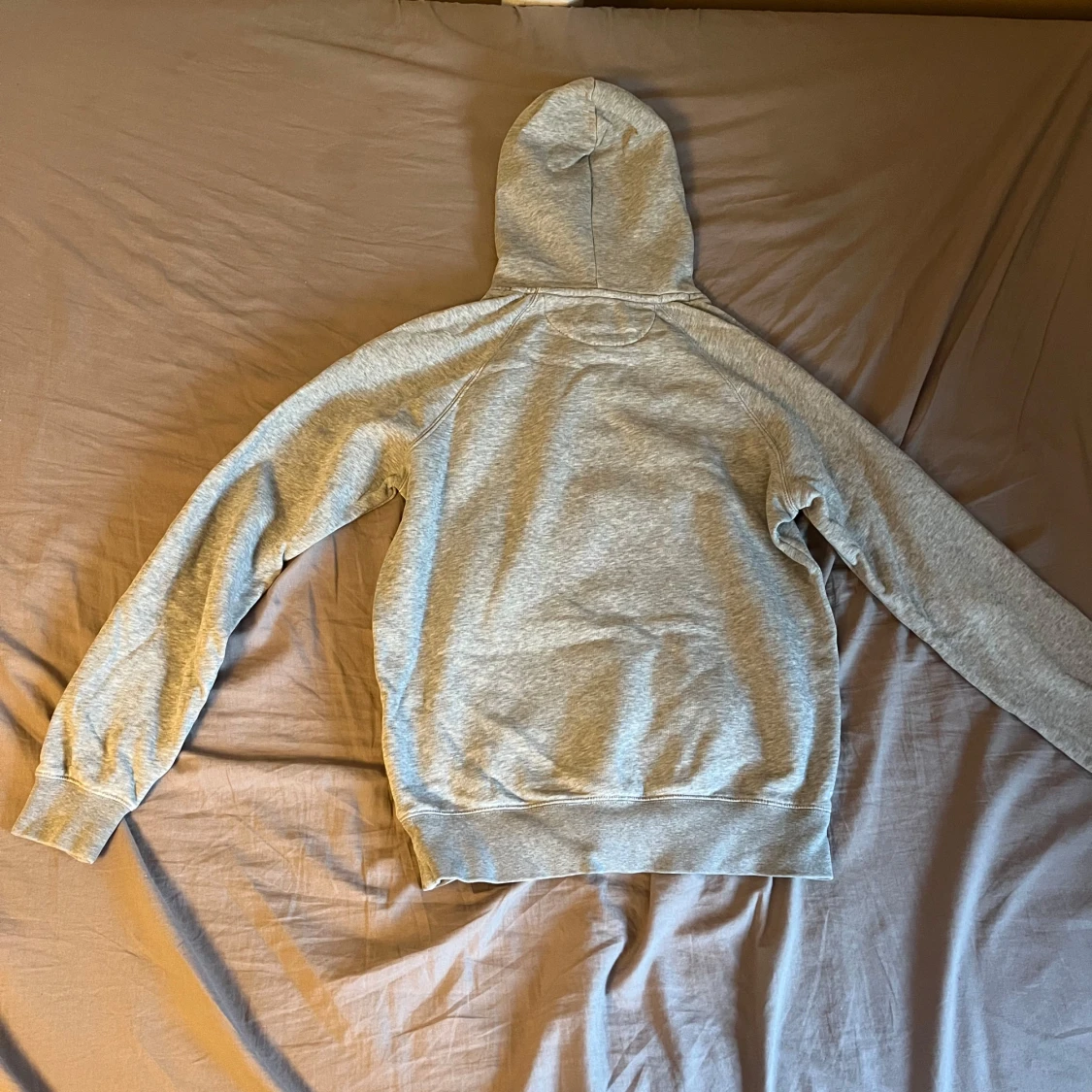 Grå hoodie från GANT med tryck - 2