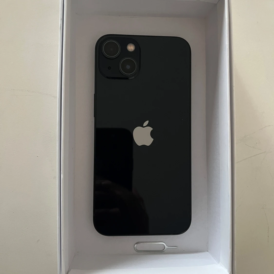 Svart iphone 13 i mycket bra skick  - 3