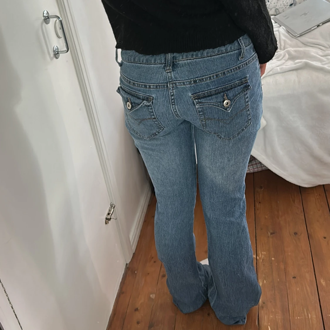 Lågmidjade blå bootcut jeans - 1