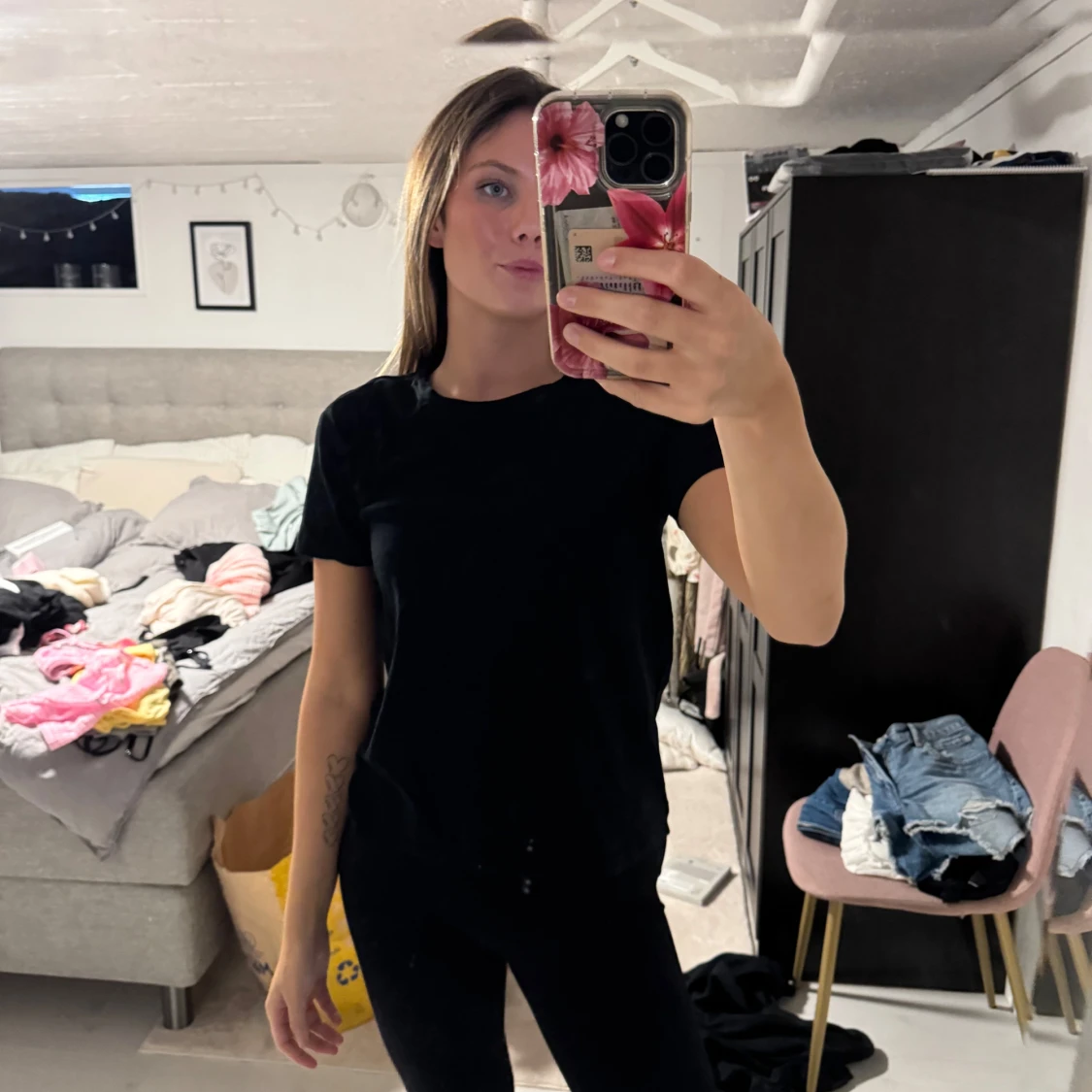 Svart basic t-shirt i bomull - 1