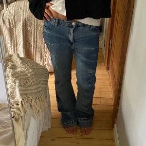 Vintage baggy jeans - Sååå snygga och unika baggy jeans  köpta på vintage butik i Stockholm ❣️