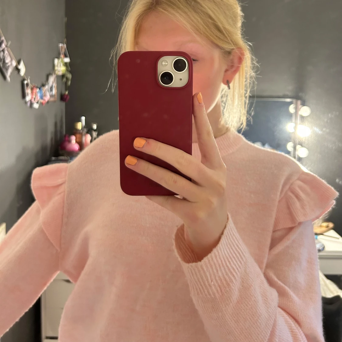 Ljusrosa stickad tröja med volang - 1