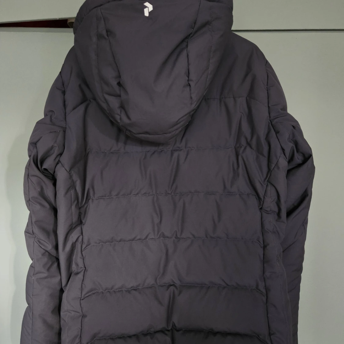 Svart Peak Performance dunjacka - 1