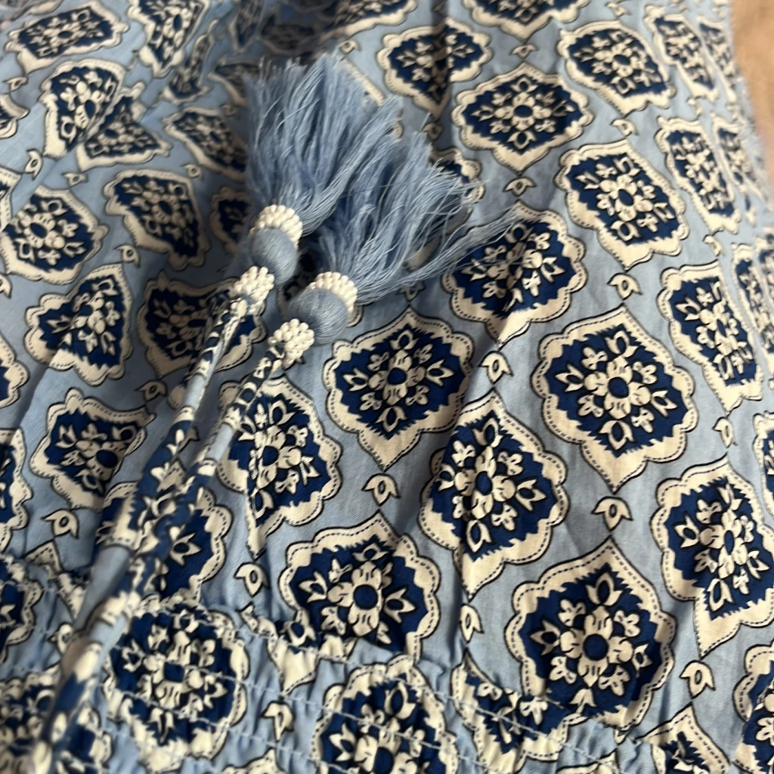 Blå mönstrad kjol från Gina Tricot - 2