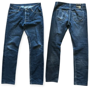 Jeans - Asfeta Jeans från okänt märke, Bra skick 8/10 med en slitning på bakfickan som bidrar enbart till utseendet. Dom är raw så dom bildar fades.