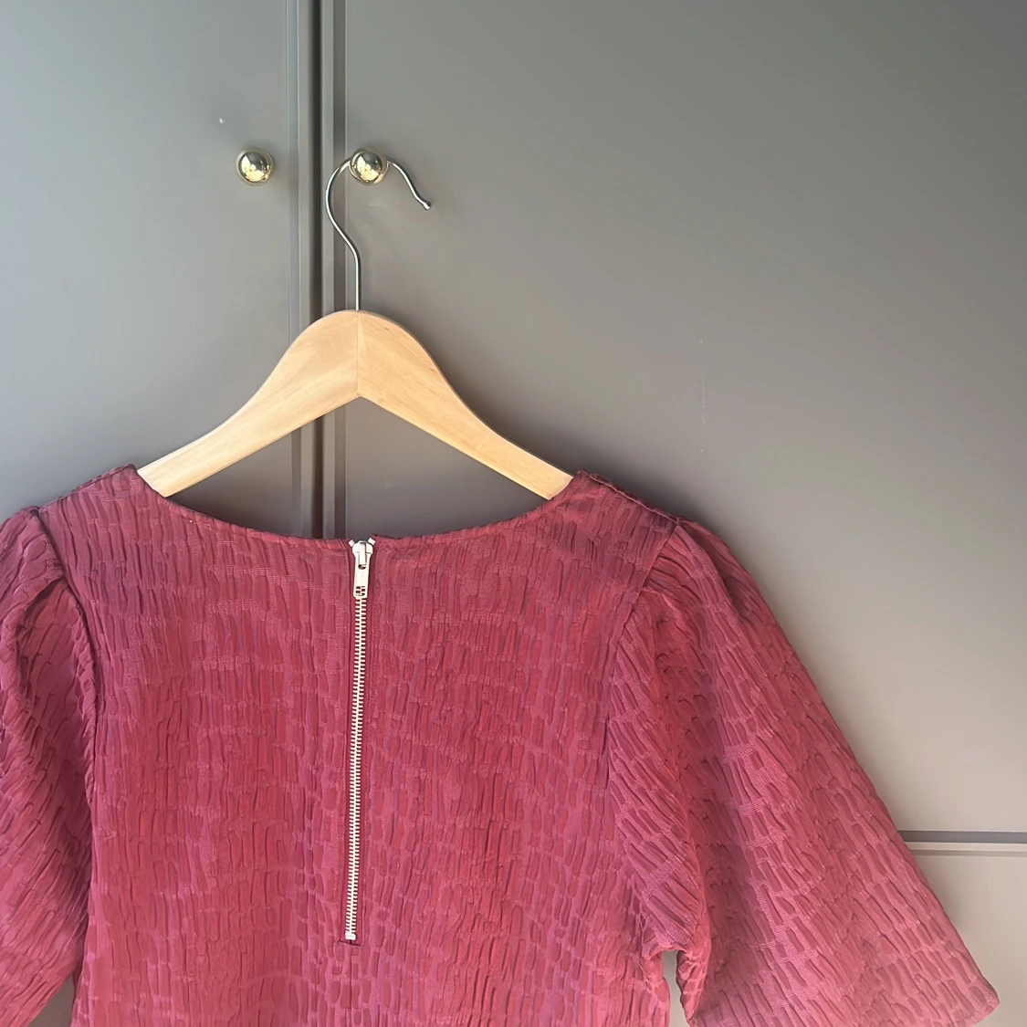 Vinröd blus från Carin Wester  - 2