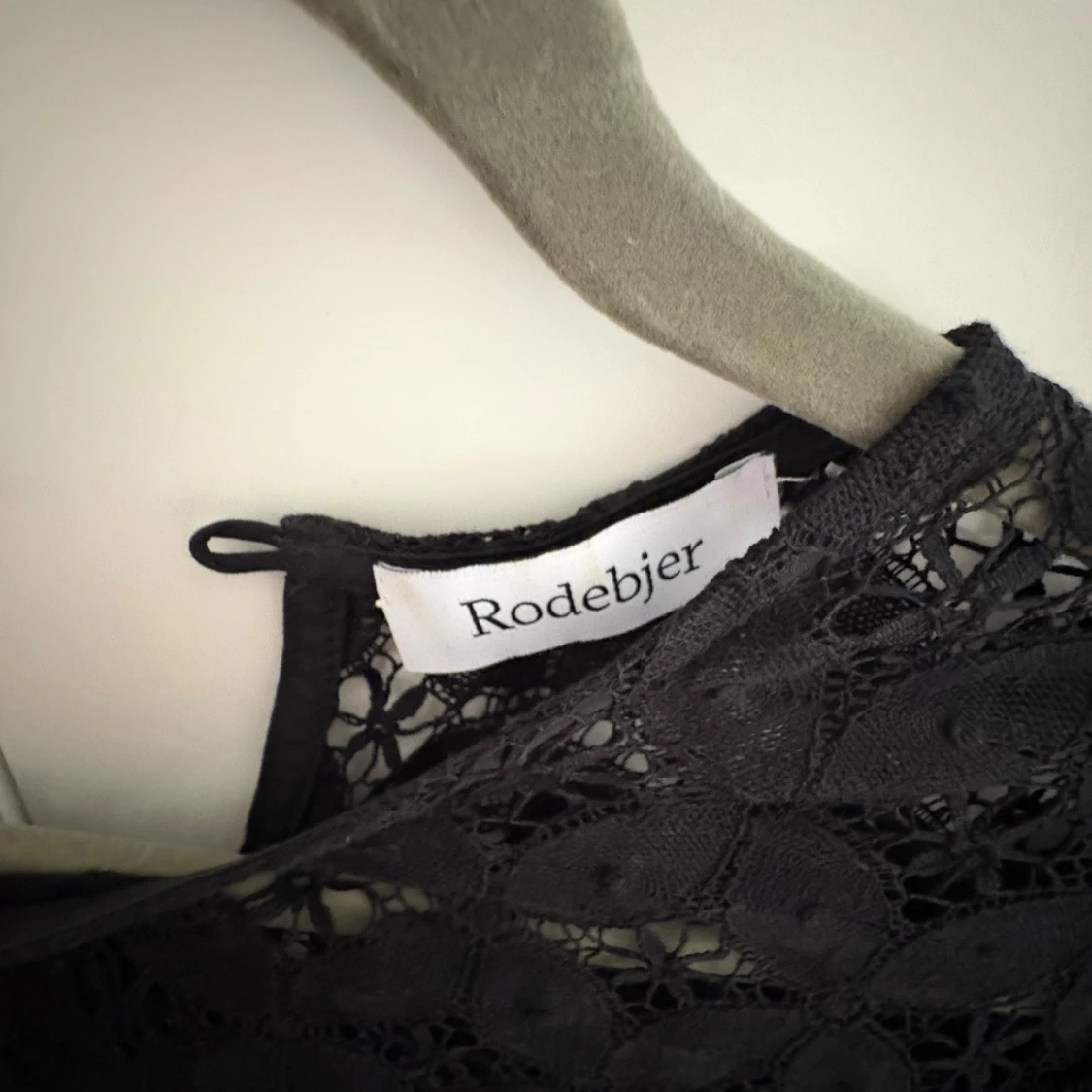 Svart spetsblus från Rodebjer - 2