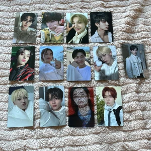 Enhypen misc photocards - Gör inga trades för stunden!  Det mesta kostar 6€, 10€, 15€ styck. Skriv om ni är intresserad över en pc! Sunghoon ✖️