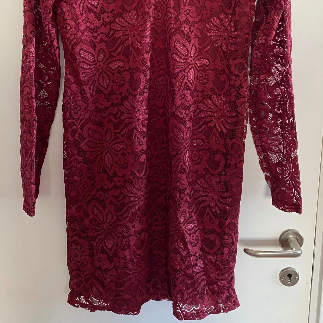 Röd spets klänning - 2