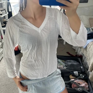 Filippa K vit tröja - Bra skick, strl M💕